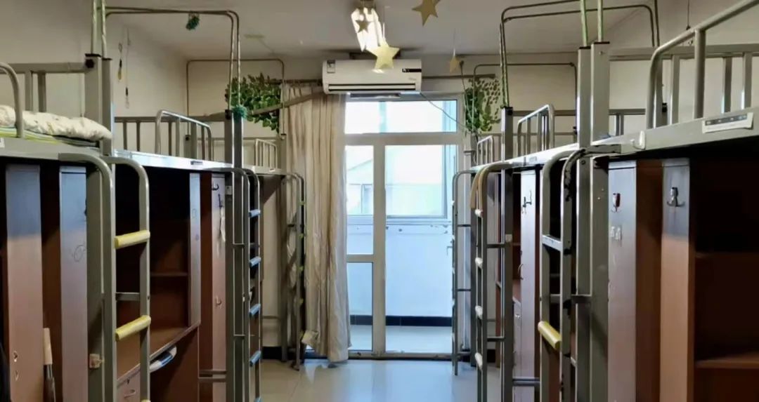 中國農(nóng)業(yè)大學(xué)宿舍條件怎么樣,幾個(gè)人住,有空調(diào)嗎?