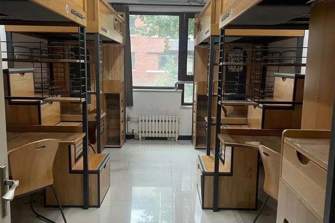 清華大學宿舍條件怎么樣,幾個人住,有空調(diào)嗎?