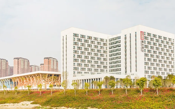 福耀科技大學宿舍條件怎么樣,有空調和獨立衛(wèi)生間嗎？(附宿舍圖片)